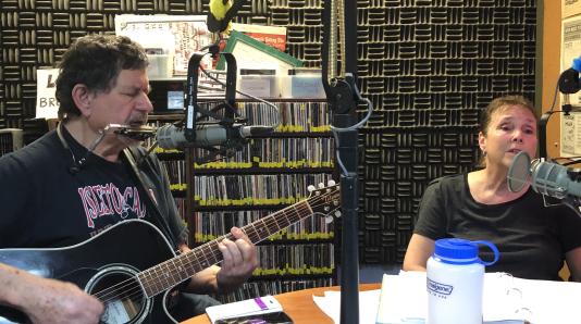 Gabe Reynolds, Listening Lyrics, KDRT, Pieter Pastoor, john Prine, folk music, singer songwriter,