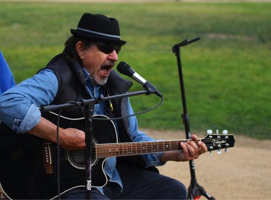 Gabe Reynolds, Listening Lyrics, KDRT, Pieter Pastoor, john Prine, folk music, singer songwriter,