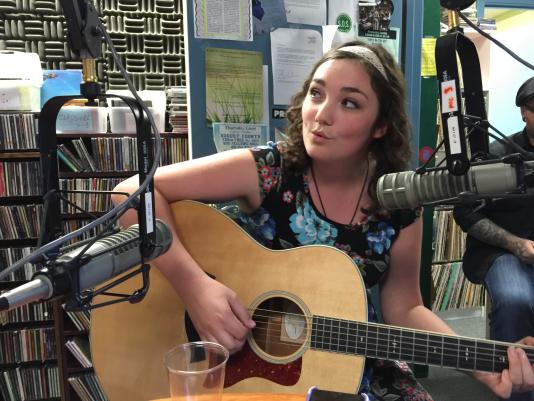 Hannah Jane Kile, kdrt, listening lyrics, pieter pastoor
