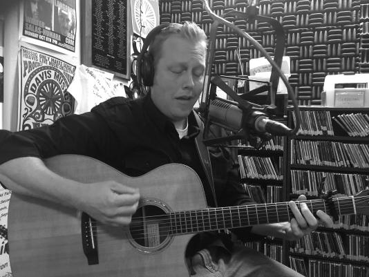quinn Hedges, KDRT,  Pastoor, Listening Lyrics