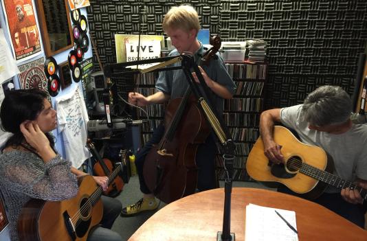 Ruby Mountain String Band, listening lyrics, KDRT, pieter pastoor