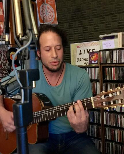 kevin Welch, KDRT, Boca do Rio, pieter pastoor, listening Lyrics