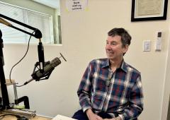 Derrick Bang in the KDRT studio, Nov. 16, 2025